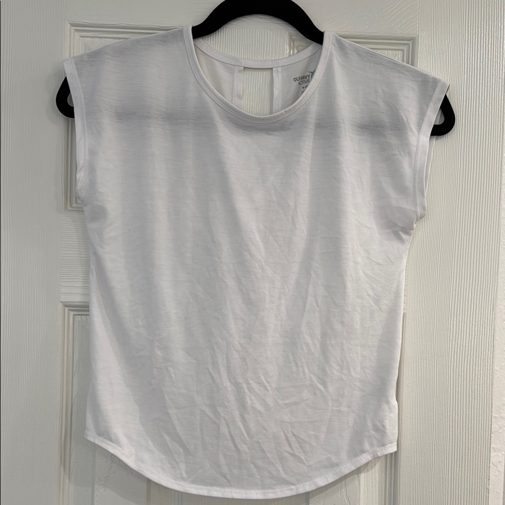Old Navy Active White Top with twist /slit detail